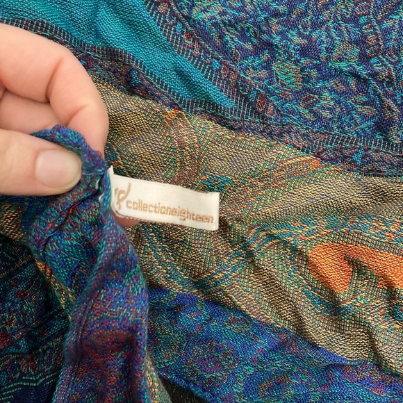 Collection Eighteen patterned circle scarf - Picture 6 of 8